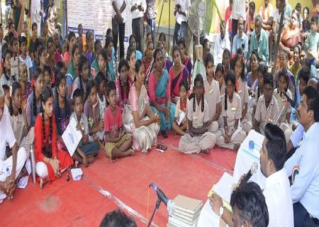 விருதுநகர் ஊராட்சி ஒன்றியம், ஓ.கோவில்பட்டி கிராமத்தில் 76-வது குடியரசு தினத்தை முன்னிட்டு மாவட்ட ஆட்சித்தலைவர் அவர்கள் தலைமையில் கிராம சபைக்கூட்டம் நடைபெற்றது.