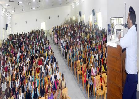 சமூக வலைதள பயன்பாடு மற்றும் சைபர் குற்றங்களை தடுத்தல், நிதி மேலாண்மை, போட்டி தேர்வுகள் மற்றும் உயர்கல்வி வழிகாட்டி குறித்து நடைபெற்ற கல்லூரி மாணவிகளுக்கான கருத்தரங்கு நிகழ்ச்சி