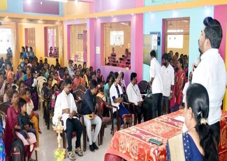 குழந்தை வளர்ச்சி பணிகள் திட்ட ம் மற்றும் பொது சுகாதாரத்துறை இணைந்து, இளம் தளிர் என்ற தலைப்பில் நடத்திய ஊட்டச்சத்து குறைபாடு உள்ள குழந்தைகளின் பெற்றோர்களுக்கான விழிப்புணர்வு கருத்தரங்கு நிகழ்ச்சி