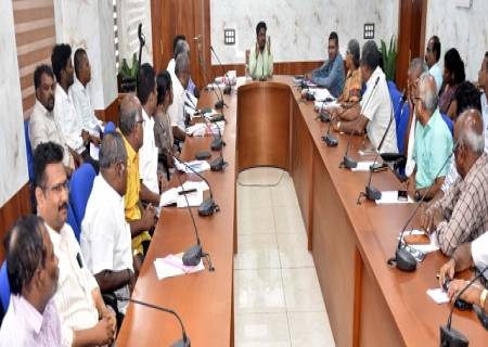 அனைத்து கடைகள் மற்றும் வணிக நிறுவனங்கள், உணவு நிறுவனங்கள், மற்றும் தொழிற்சாலைகளில் அவற்றின் பெயர் பலகை தமிழில் சட்டப்படி அமைக்கப்படுவதை 100% உறுதி செய்வது குறித்து  மாவட்ட குழு   கூட்டம் 