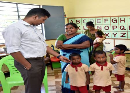 விருதுநகர் மாவட்டம், அருப்புக்கோட்டை மற்றும் காரியாபட்டி ஊராட்சி ஒன்றியத்திற்குட்பட்ட பல்வேறு பகுதிகளில் மாவட்ட ஆட்சித்தலைவர் அவர்கள்   நேரில் சென்று பார்வையிட்டு ஆய்வு.