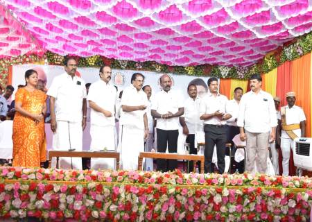 மருத்துவம் மற்றும் மக்கள் நல்வாழ்வுத்துறை சார்பில், மாவட்டத்தின் பல்வேறு பகுதிகளில்14  புதிய மருத்துவ கட்டடங்களை  அமைச்சர் பெருமக்கள் பொதுமக்களின் பயன்பாட்டிற்கு திறந்து வைத்தனர்.