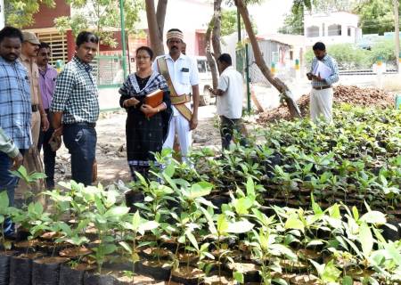 விருதுநகர், அருப்புக்கோட்டை, திருச்சுழி மற்றும் நரிக்குடி ஊராட்சி ஒன்றியத்திற்குட்பட்ட பல்வேறு  பகுதிகளில்  நடைபெற்று வரும் வளர்ச்சிப்  பணிகள் குறித்து மாவட்ட  ஆட்சித்தலைவர்  அவர்கள் ஆய்வு செய்தார்.