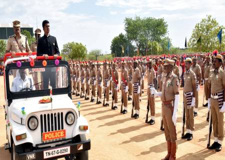 79-வது இந்திய சுதந்திர தினவிழாவில் தேசியக் கொடியை ஏற்றி வைத்து காவல் துறையினரின் அணிவகுப்பு மரியாதையைமாவட்ட ஆட்சித்தலைவர் அவர்கள் ஏற்றுக்கொண்டார்.