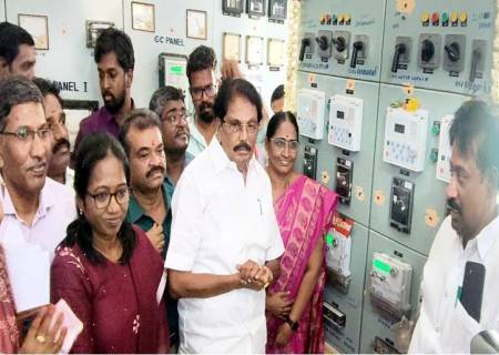 சேத்தூர் பேரூராட்சியில் தலைமை நீரேற்று நிலையங்களுக்கு 24 மணி நேர மும்முனை வழங்கும் வகையில் அமைக்கப்பட்டுள்ள மின் இணைப்பினை  அமைச்சர் அவர்கள் பயன்பாட்டிற்கு தொடங்கி வைத்தார்.
