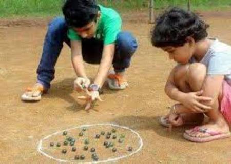 உடலுக்கு உழைப்பு, மூளைக்கு வேலை, வெற்றி தோல்விகளை சமமாக பார்க்கும் திறனை எல்லாம்குழந்தை பருவத்தில் தந்த கோலி குண்டு விளையாட்டு.