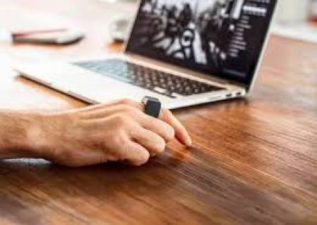 'ரிங் மவுஸ்' என்ற அணி கருவி (Wearable Gadget) .