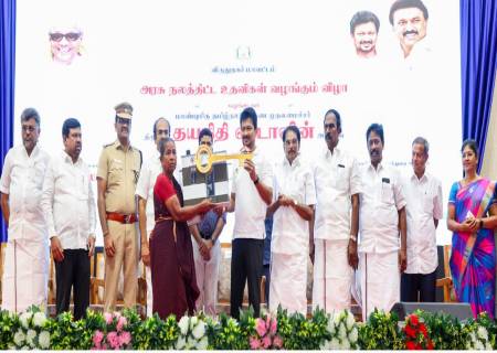 தமிழ்நாடு துணை முதலமைச்சர் திரு. உதயநிதி ஸ்டாலின் அவர்கள் முடிவுற்ற 5 திட்டப்பணிகளை திறந்து வைத்து, 9 புதிய திட்டப்பணிகளுக்கு அடிக்கல் நாட்டி,  அரசு நலத்திட்ட உதவிகளை வழங்கினார்.