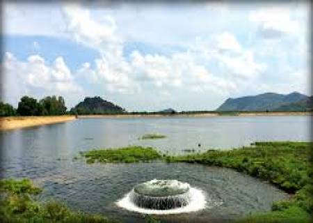 குளிர்ந்தது ராஜபாளையம் .6வது மைல் நீர் தேக்கத்திற்கு மேற்குத் தொடர்ச்சி மலையில் மழையால் அணைகளுக்கு நீர்வரத்து  வருகிறது .