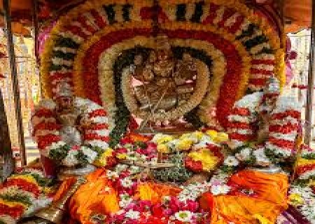 ராஜபாளையம் மாயூரநாதர் சுவாமி கோயிலில் கந்த சஷ்டி விழாவை முன்னிட்டு முருகன் சுவாமிக்கு திருக்கல்யாணம். 