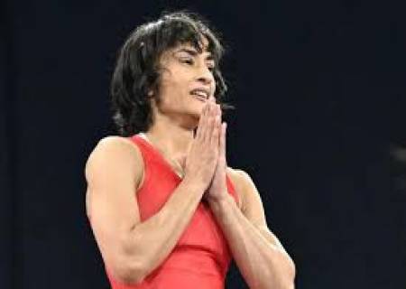 ஒலிம்பிக்கில் விளையாடுவதே இலக்கு என்றுவினேஷ் போகத்  மல்யுத்த போட்டியில் இருந்துஓய்வு முடிவை திரும்ப பெற்றார். 