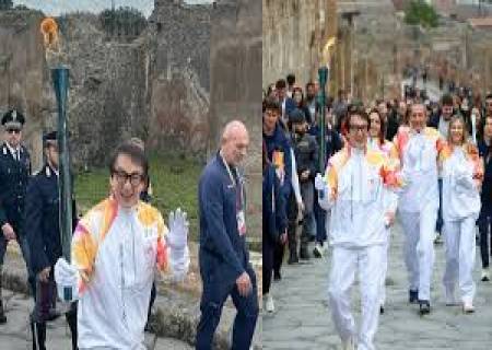 குளிர்கால ஒலிம்பிக் போட்டி   ஒலிம்பிக் ஜோதியை நடிகர் ஜாக்கி சான் ஏந்தி வந்தார்.