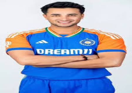 'டி-20' அரங்கில் ஒரு ஆண்டில் அதிக 'ஸ்டிரைக் ரேட்' கொண்ட வீரர் என, இந்தியாவின் அபிஷேக் சர்மா புதிய சாதனை .