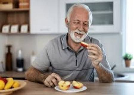 முதிர்வை தாமதப்படுத்த உதவும்,ஆப்பிள் மற்றும் லவங்கம்.