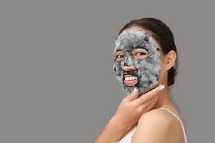 முகம் பளபளக்க இந்த சார்கோல் Facepack போதும்.