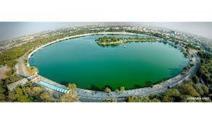 உலகின் மிகப்பெரிய வங்கிகளில்  ஒன்று எஸ்பிஐ வங்கி