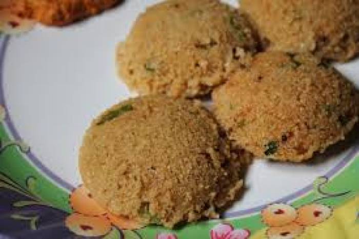 கோதுமை ரவை இட்லி