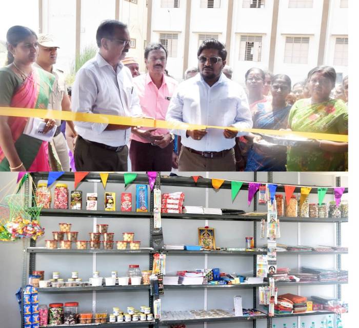 மகளிர் சுய உதவிக்குழுவின் மூலம் அமைக்கப்பட்டுள்ள மதி உணவகம் மற்றும் பல்பொருள் அங்காடியினை மாவட்ட ஆட்சித்தலைவர்  அவர்கள் திறந்து வைத்தார்.