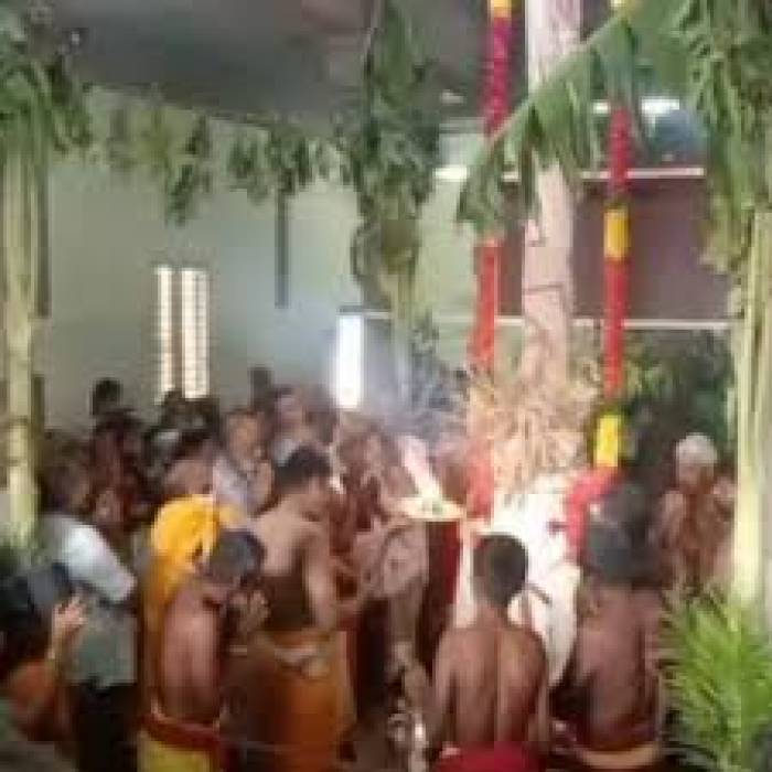 திரவுபதி அம்மன் கோவிலில் பங்குனி பூக்குழி திருவிழா கொடியேற்றம்