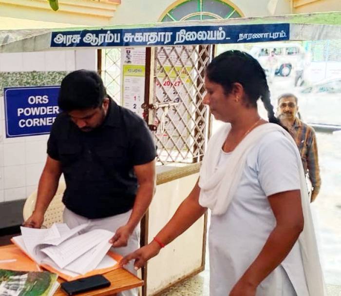 சிவகாசி  நாரணாபுரம் அரசு ஆரம்ப சுகாதார மையத்தை(PHC) பார்வையிட்டு, அங்கு வழங்கப்படும் சிகிச்சைகள் மற்றும் நாய்க்கடி தடுப்பூசி (ARV)  இருப்பு  குறித்து மாவட்ட ஆட்சித்தலைவர் அவர்கள் நேரில் சென்று பார்வையிட்டு ஆய்வு செய்தார்..
