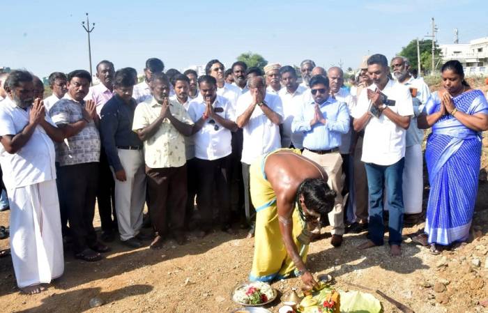 சிவகாசி மாநகராட்சி - திருத்தங்கல் - கழிவுநீர் சுத்திகரிப்புத் திட்டத்திற்கான அடிக்கல் நாட்டு விழா மாவட்ட ஆட்சித்தலைவர் அவர்கள் தலைமையில் நடைபெற்றது.