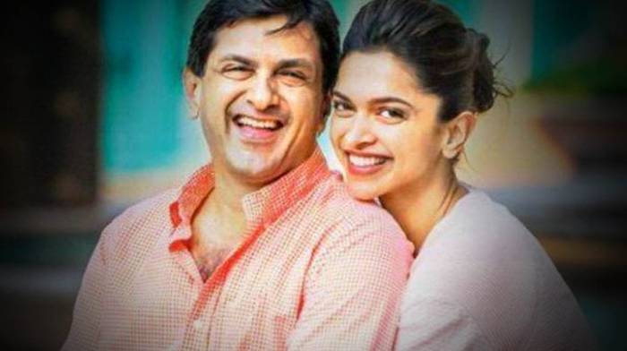 அப்பாவின் 70வது பிறந்தநாளுக்கு தீபிகா படுகோன் பரிசு அனைவருக்கும் பேட்மிண்டன். '70வது பிறந்தநாள் வாழ்த்துக்கள் அப்பா!'