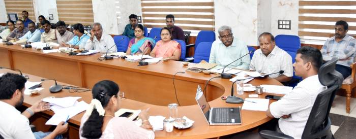 மாவட்ட தீ தடுப்பு பாதுகாப்புக் குழு மற்றும் கண்காணிப்புக் குழுக்கூட்டம்  மாவட்ட ஆட்சித்தலைவர்  அவர்கள் தலைமையில் நடைபெற்றது.