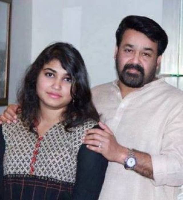 மோகன்லால் மகளும் நடிகையாக களமிறங்க மோகன்லாலே தயாரிக்கிறார்.