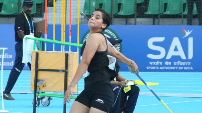 தீபிகா ஈட்டி எறிதலில் தேசிய சாதனை