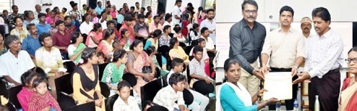 பழங்குடியின முகாம்களில் வாழும் 71 பழங்குடியினர்களுக்கு பிறப்புச் சான்றிதழ்கள் ஆதார் அட்டைகள் குடும்ப அட்டைகளை மாவட்ட ஆட்சித்தலைவர்அவர்கள் வழங்கினார்.