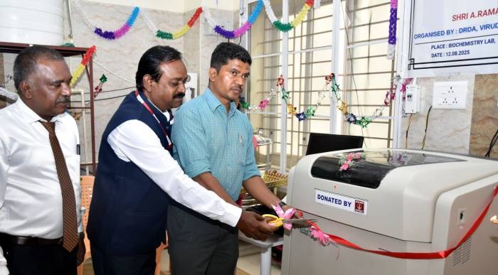 இந்தியன் ஆயில் கார்ப்பரேசன் லிமிடெட் நிறுவனத்தின் சமூக பொறுப்புணர்வு நிதியின் கீழ் வழங்கப்பட்ட மருத்துவ உபகரணங்களை மாவட்ட ஆட்சித்தலைவர் அவர்கள் பொதுமக்களின் பயன்பாட்டிற்காக திறந்து வைத்தார்.