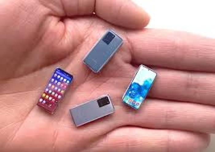 ஒரு தீப்பெட்டிக்குள் பொருத்த முடிந்த உலகின் 5 மிகச்சிறிய மொபைல் போன்கள்: 