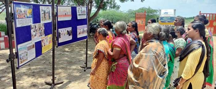 செய்தி மக்கள் தொடர்புத்துறையின் சார்பாக வைக்கப்பட்டுள்ள தமிழக அரசின் சாதனை விளக்க புகைப்படக் கண்காட்சி.