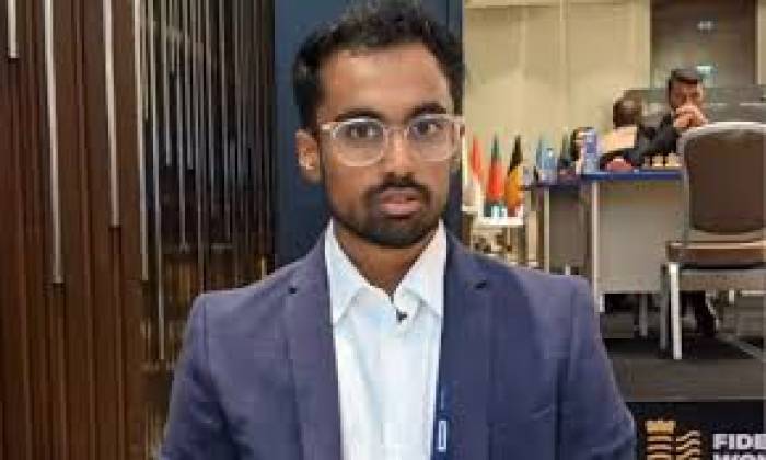 உலக கோப்பை செஸ் தொடரில் நான்காவது சுற்றுக்குள் நுழைந்தார் கார்த்திக் வெங்கடராமன்.