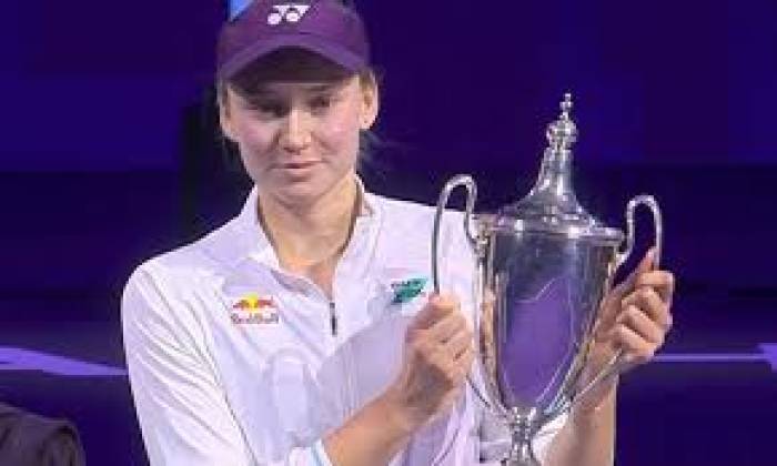 டபிள்யு.டி.ஏ., பைனல்ஸ் டென்னிஸ் தொடரில், கஜகஸ்தானின் எலினா ரிபாகினா புதிய சாம்பியன் பட்டத்தை வென்றார்.