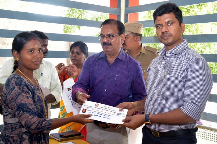 தமிழ்நாடு மாநில ஊரக/ நகர்புற வாழ்வாதார இயக்கம் சார்பில் புதிதாக அமைக்கப்பட்டுள்ள மகளிர் சுயஉதவிக்குழுவின் மதி சிறுதானிய உணவகத்தை மாவட்ட ஆட்சித்தலைவர்அவர்கள் திறந்து வைத்தார்.