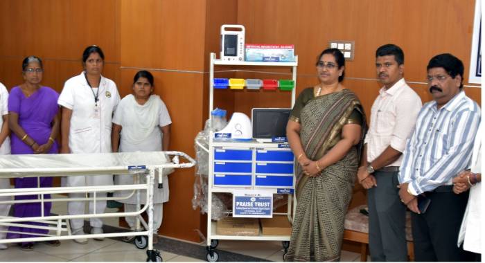 காரியாபட்டி சித்தனேந்தல் பால்சாமி ராஜம்மாள் நினைவு அறக்கட்டளை (PRAISE TRUST) சார்பில் ரூ.6 இலட்சம் மதிப்பிலான மருத்துவ உபகரணங்களை மாவட்ட ஆட்சித்தலைவர் மரு.என்.ஓ.சுகபுத்ரா,இ.ஆ.ப., அவர்களிடம் வழங்கப்பட்டது.