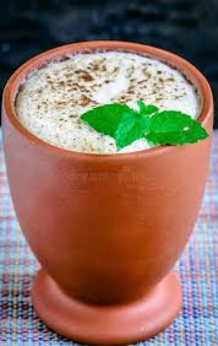 செரிமானத்தை வலுப்படுத்த மோர் அருந்துங்கள்.