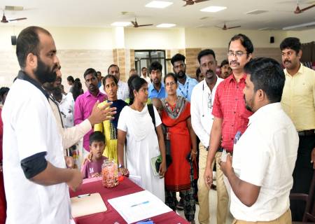 விருதுநகர் மாவட்ட அரசு மருத்துவக்கல்லூரி மருத்துவமனையில் பொது சுகாதாரம் மற்றும் நோய்த்தடுப்பு மருந்துத்துறை, ஏகம் அறக்கட்டளை மற்றும் கோவை ஜி.குப்புசாமி நாயுடு நினைவு மருத்துவமனை இணைந்து நடத்திய இலவச இருதய மருத்துவ முகாம்