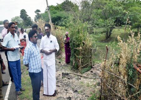 காரியாபட்டி ஊராட்சி ஒன்றியத்திற்குட்பட்ட பல்வேறு பகுதிகளில் நடைபெற்று வரும் வளர்ச்சித் திட்டப் பணிகளை  ஆய்வு