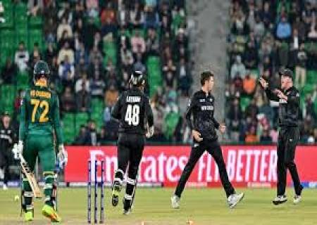 சாம்பியன்ஸ் டிராபி கிரிக்கெட் தொடர். நியூசிலாந்துஅணி, தென்  ஆப்ரிக்க அணியை வீழ்த்தியது.