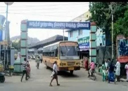 ராஜபாளையம் பழையபஸ் ஸ்டாண்ட் பணிகள்  முடித்துள்ள நிலையில் அமைச்சரின் தேதிக்காக  திறப்பு விழா காத்திருக்கிறதா? என மக்கள் கேள்வி எழுப்புகின்றனர்.