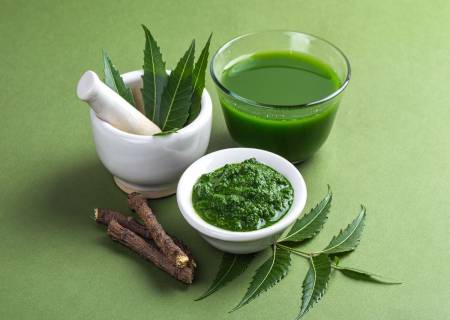 எண்ணற்ற மருத்துவ குணங்கள் நிறைந்துவேம்பு ஜூஸ்.
