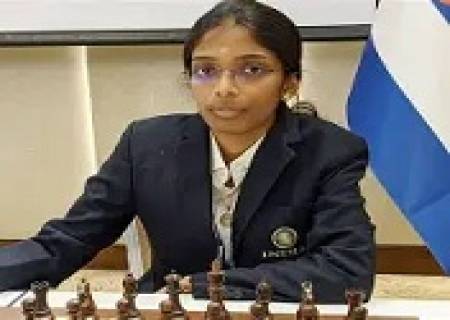 சர்வதேச செஸ் கூட்டமைப்பு சார்பில் 6 கட்டமாக நடத்தப்பட்ட பெண்களுக்கான கிராண்ட் ப்ரி செஸ்தொடரில், வைஷாலி 'டாப்-2' இடத்தில் உள்ளார்.
