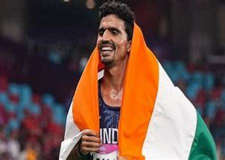 ஆசிய தடகளத்தில் 5000 மீ., ஓட்டத்தில் குல்வீர் சிங் தங்கம் வென்றார்.