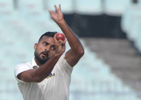 இங்கிலாந்து சென்றுள்ள இந்திய கிரிக்கெட் அணியில் 10 விக்கெட் சாய்த்த ஆகாஷ் தீப்.