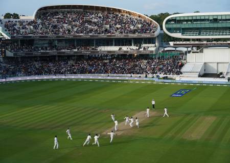 கிரிக்கெட் டெஸ்ட் தொடர் 1-1 என சமனில் உள்ளஇந்தியா, இங்கிலாந்து அணிகள் மோதும் மூன்றாவது டெஸ்ட் இன்று  லண்டன்,லார்ட்ஸ்  மைதானத்தில் துவங்குகிறது.