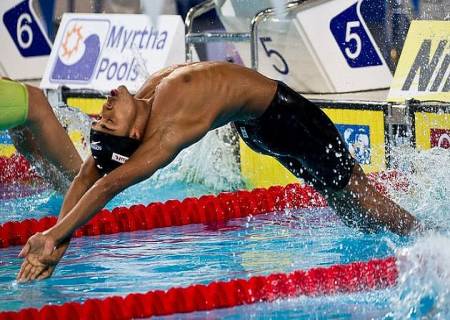 நீச்சல் 32வது உலக பல்கலை.,  விளையாட்டில் ரோகித் பெனடிக்சன் புதிய தேசிய சாதனை.