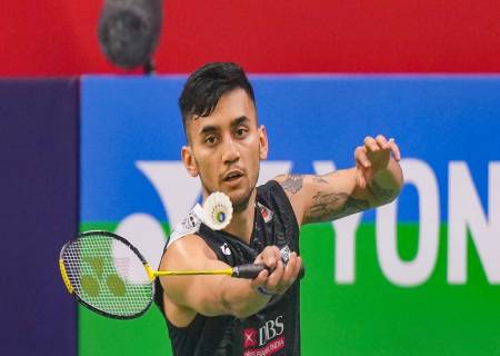 லக்சயா சென், மக்காவ் பாட்மின்டனில் அரையிறுதிக்கு முன்னேறினார்.