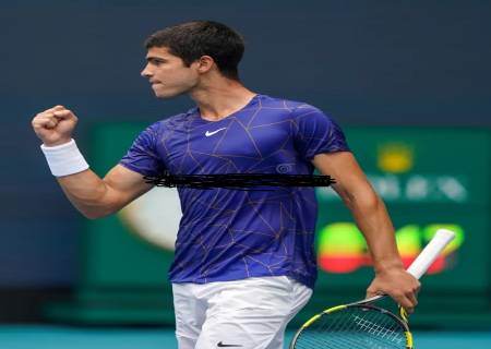 டென்னிஸ்  'சாம்பியன்' ஆனஸ்வியாடெக், அல்காரஸ் .